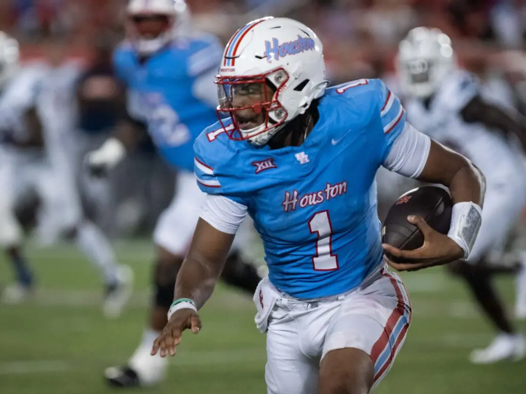 University of Houston quarterback Donovan Smith can do some things in the running game. (Photo by F. Carter Smith)