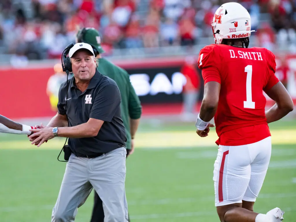 University of Houston coach Dana Holgorsen believes in quarterback Donovan Smith.  (Photo by F. Carter Smith)