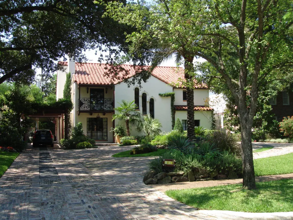 From courtyards to pools, AJ's Landscaping can do it all.