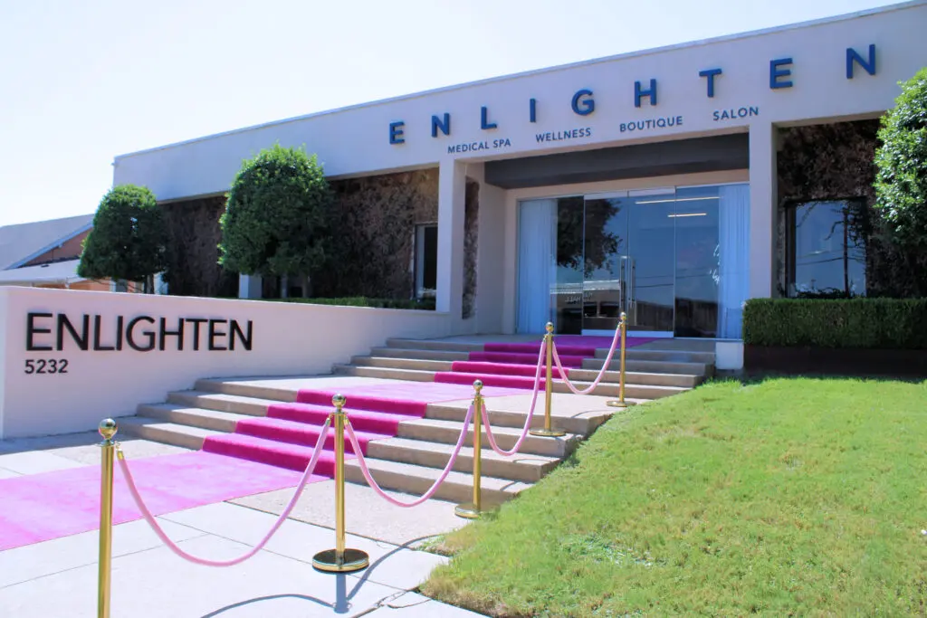 In true EnlightenMD fashion, guests were welcomed with a pink carpet.