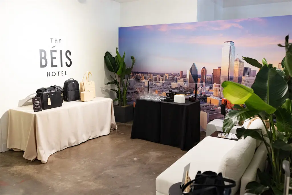 The private balcony and personalization station (Photo by Courtesy of BÉIS)