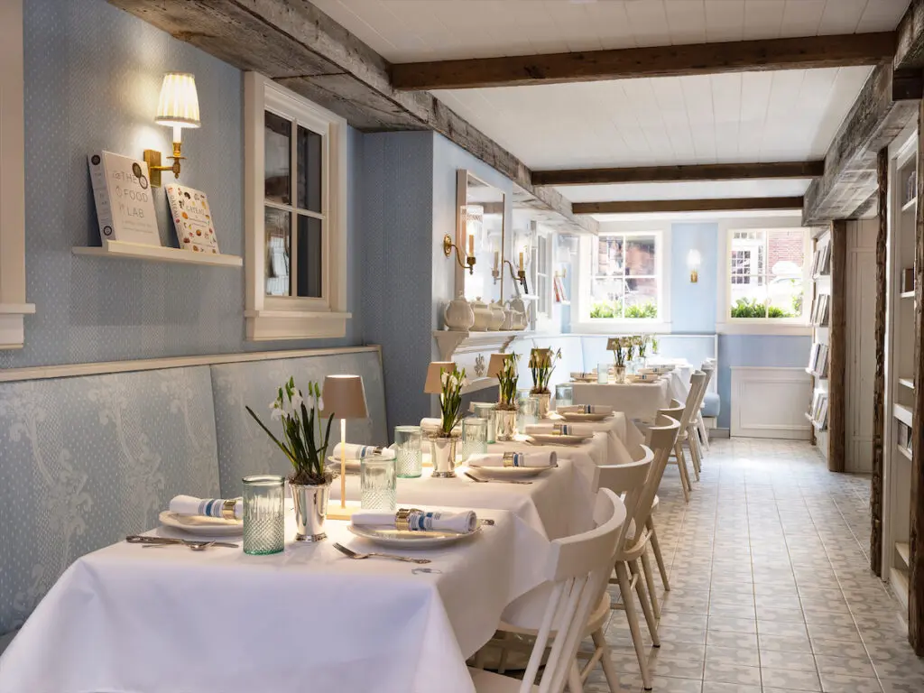 The café portion of Beacon Hill Books.  (Photo by Sarah Winchester)