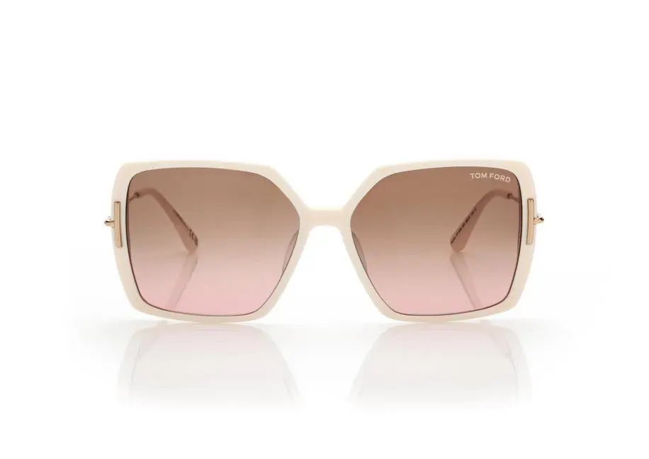 Peeper’s is a local Dallas prescription eyewear and sunglass store only found in Highland Park Village. 