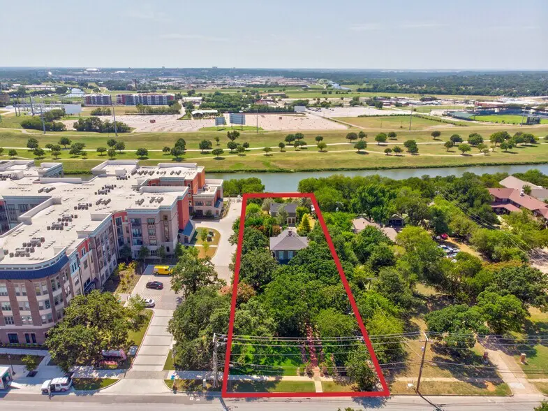 A full view of the riverfront property purchased by Saddlerock Wine & Beer Co.