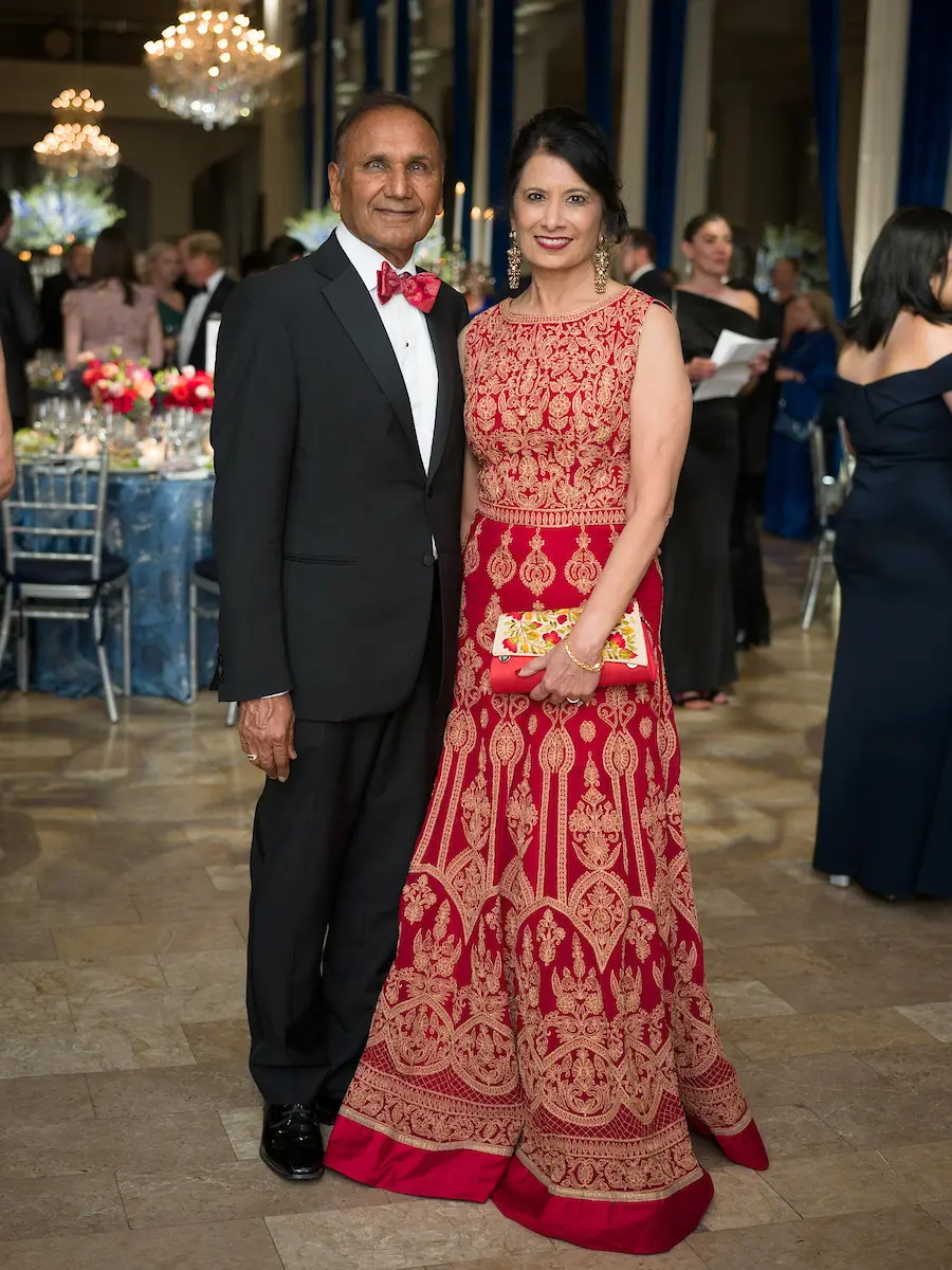 Suresh and Renu Khator; Photo by Daniel Ortiz