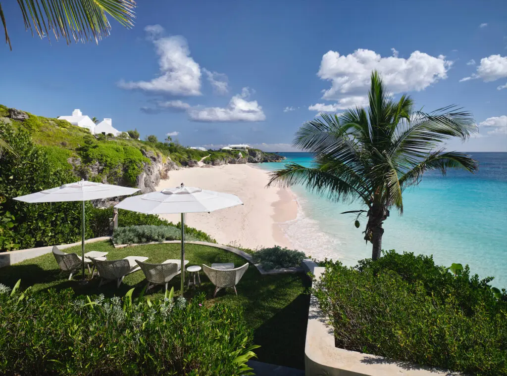 The seating area has views of pink-sand
beaches, turquoise waters, and deep blue
skies. (Photo by Douglas Friedman)