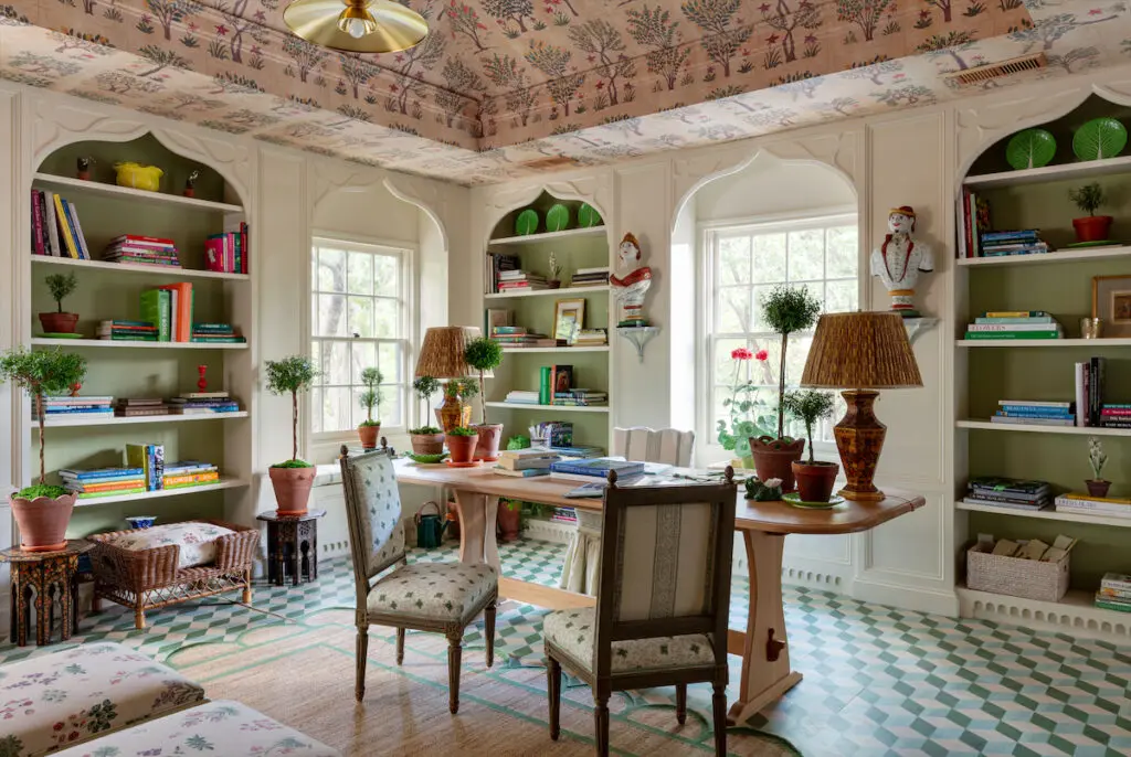 Office & Library: Cathy Kincaid Interiors (Photo by Nickolas Sargent)