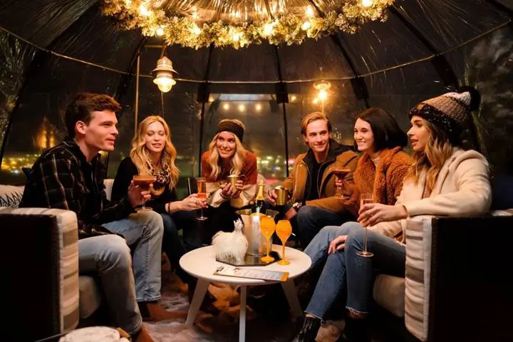 Extravagant Gifts 2023 – Gift your friends a Winterproof Snow Globe experience at Dallas_ Statler Hotel