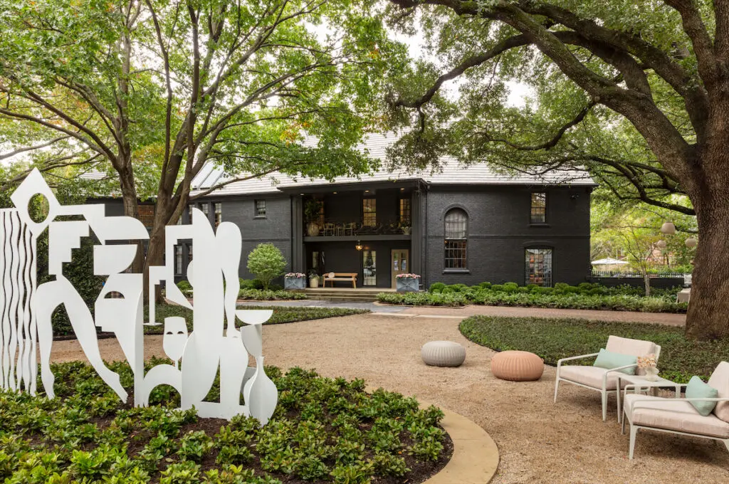 Front Landscape: Melissa Gerstle, Melissa Gerstle Design (Photo by Nickolas Sargent) 