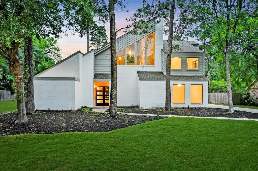 A recent renovation makes 4 Greenridge Forest Drive a promising prospect.