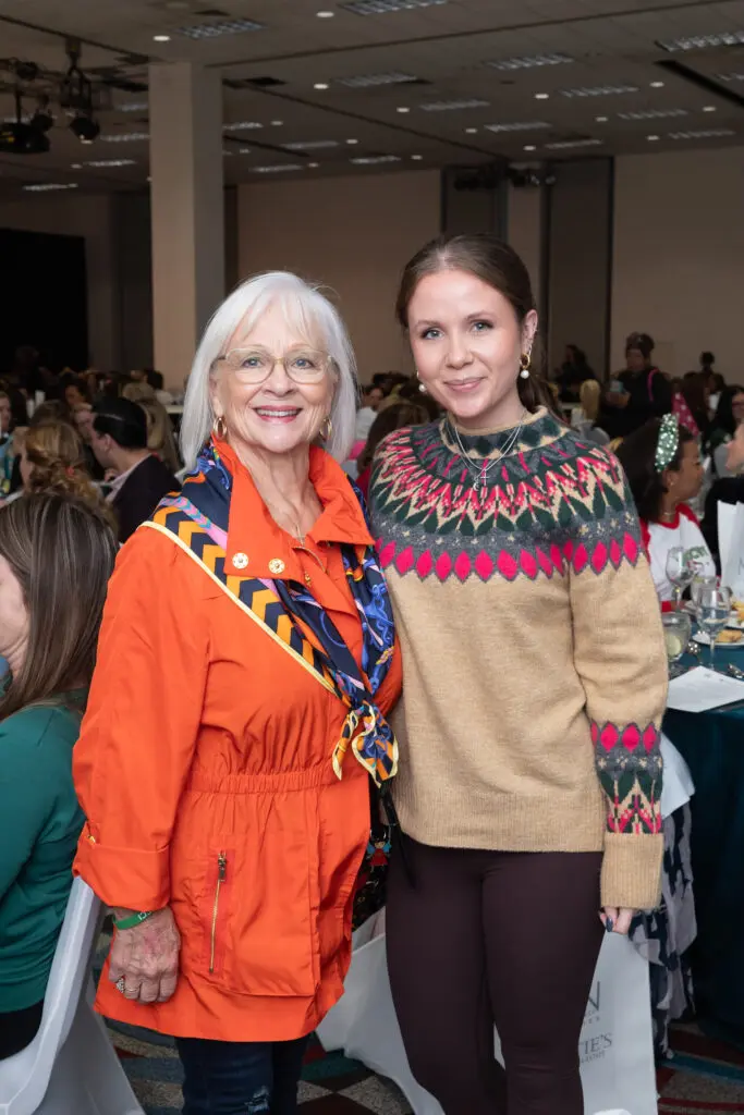 Linda Iverson, Libby Fontenot at Houston Ballet Nutcracker Market festivities. (Photo by Daniel Ortiz)
