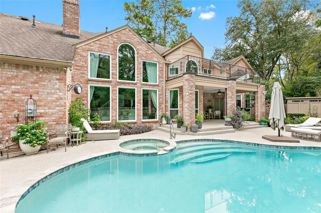 The backyard has everything you could ask for, with lawn space, a pool and a tranquil garden to enjoy. 