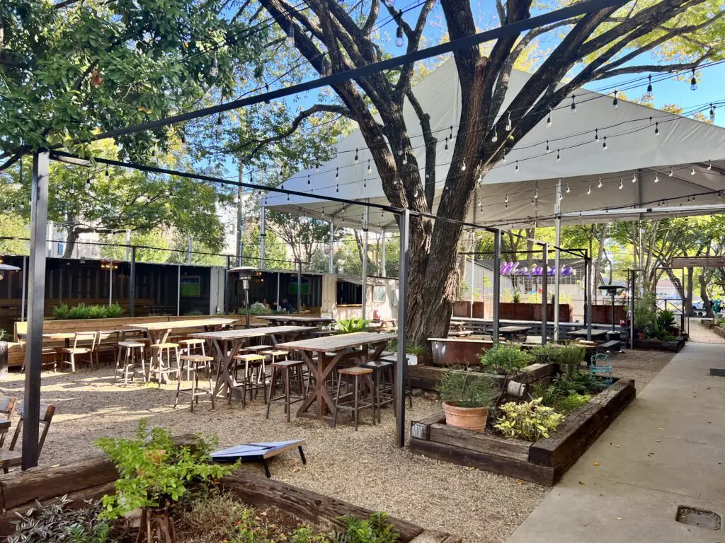 Henry’s Majestic Reopens, a Lauded Italian Spot Expands to Richardson, and More Dallas Dining News to Know