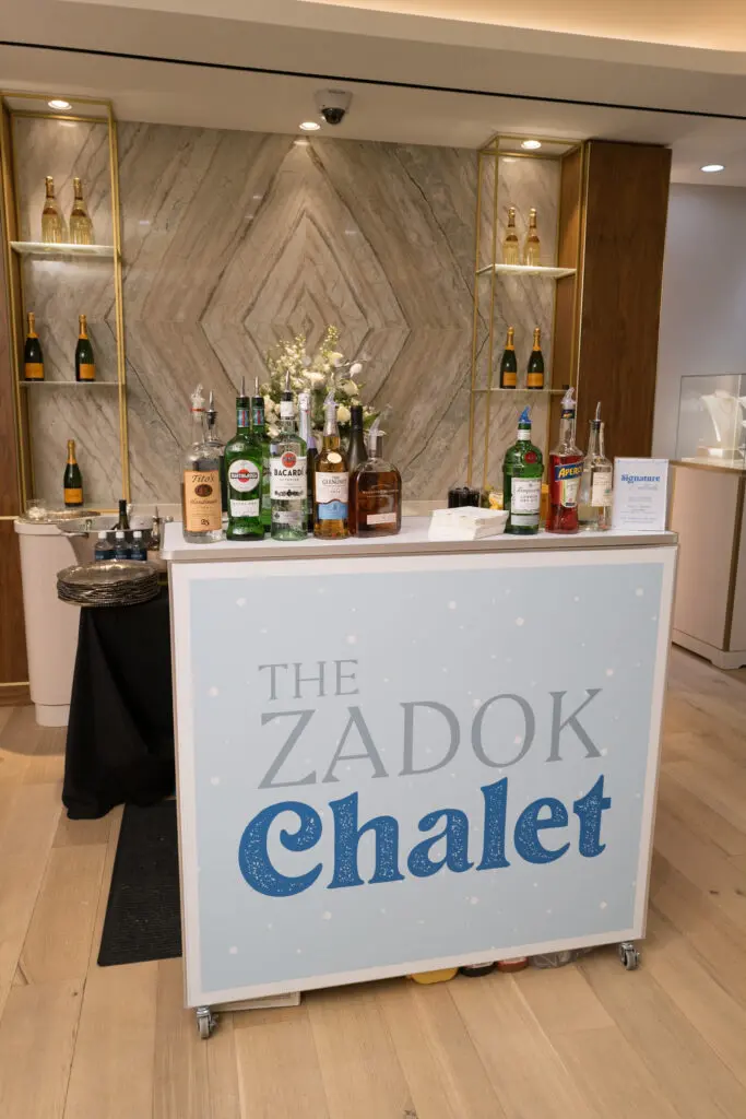 Bar at Zadok holiday party (Photo by Daniel Ortiz)
