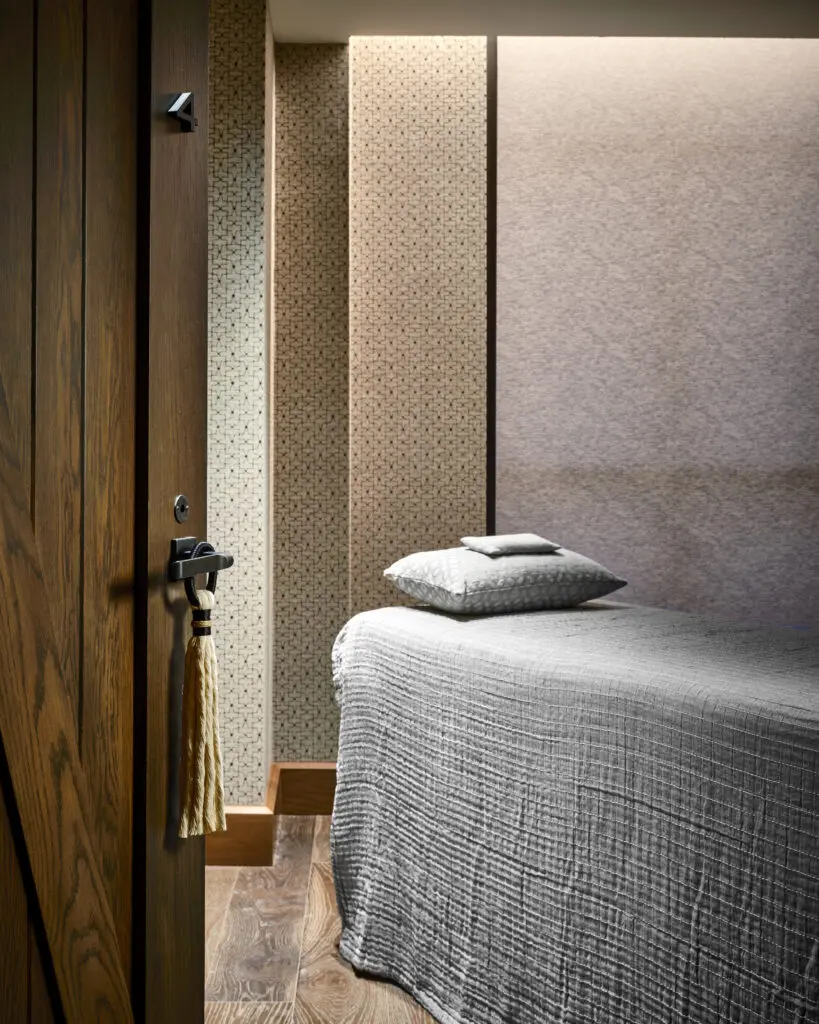 Relax and recharge at Ash.