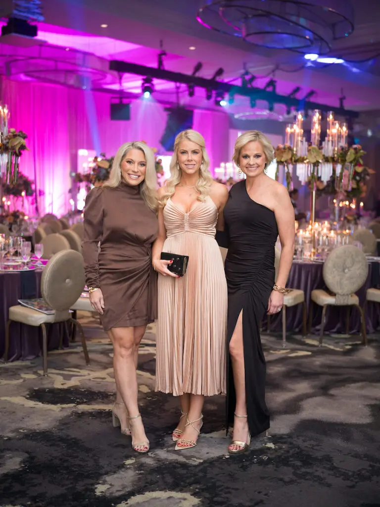 Kristen Collins, Sarah Collins, Nicole Murphy at the Arts of Healing Foundation Physician Art Show and Dinner at the Post Oak Hotel (Photo by Daniel Ortiz)