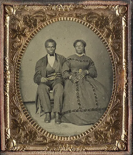 An affluent Black couple. (Courtesy The Kinsey Collection and Holocaust Museum Houston)