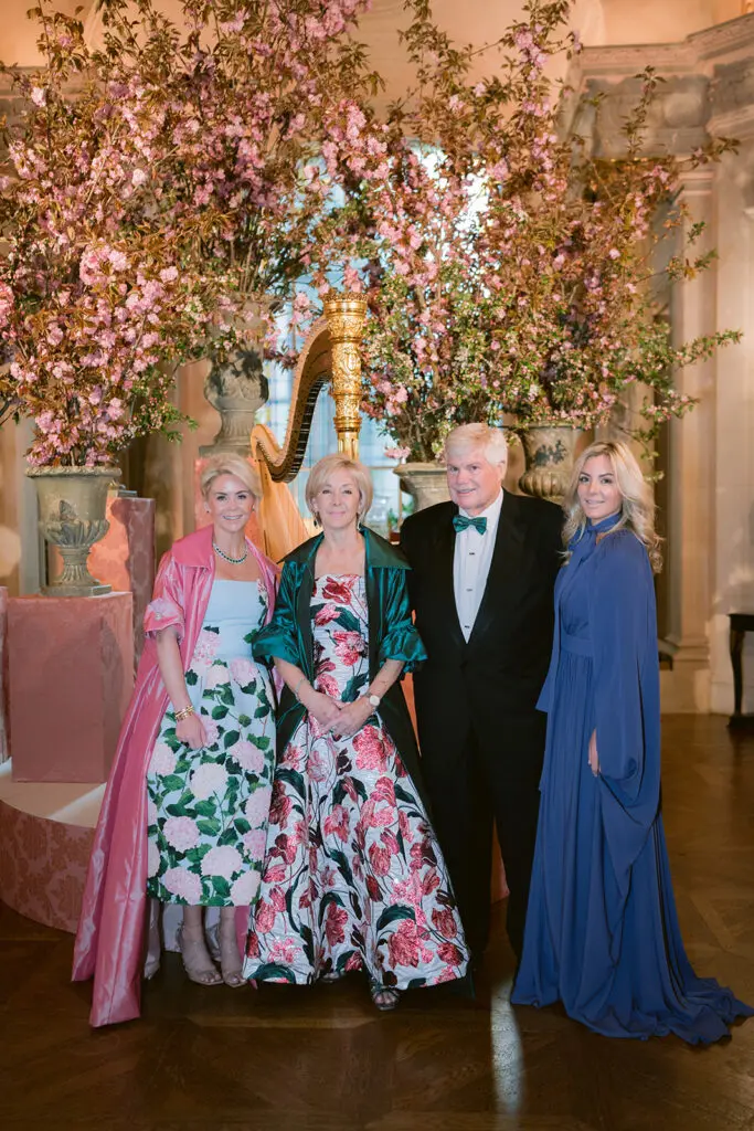 Lauren Haley, Sheridan & John Eddie Williams, Kristen Nix at the birthday dinner at the Shangri-La Paris, orchestrated by Lucas Somoza. (Photo by Le Secret D'Audrey, Audrey Neracoulis)