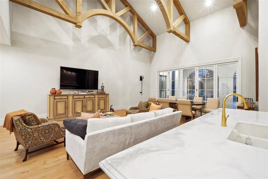 The interior has attractive wooden beams and cozy vibes all around. 