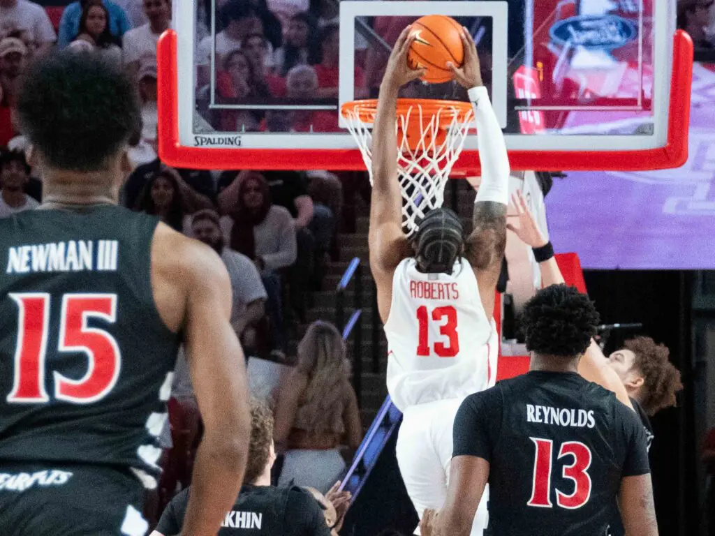 Houston power forward J'Wan Roberts is fighting through a bothersome knee and still producing. (Photo by F. Carter Smith)