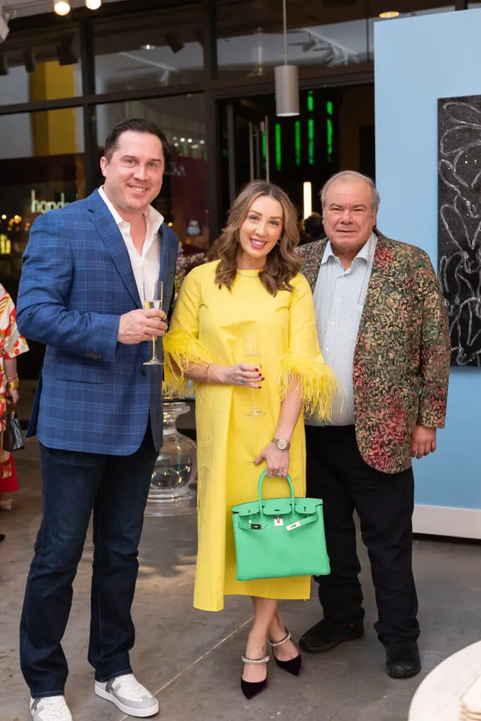Brad Lockwood, Erin Ellis, Hunt Slonem at Laura Rathe Fine Art Hunt Slonem Dinner Party (Photo by Miroma Photography)
