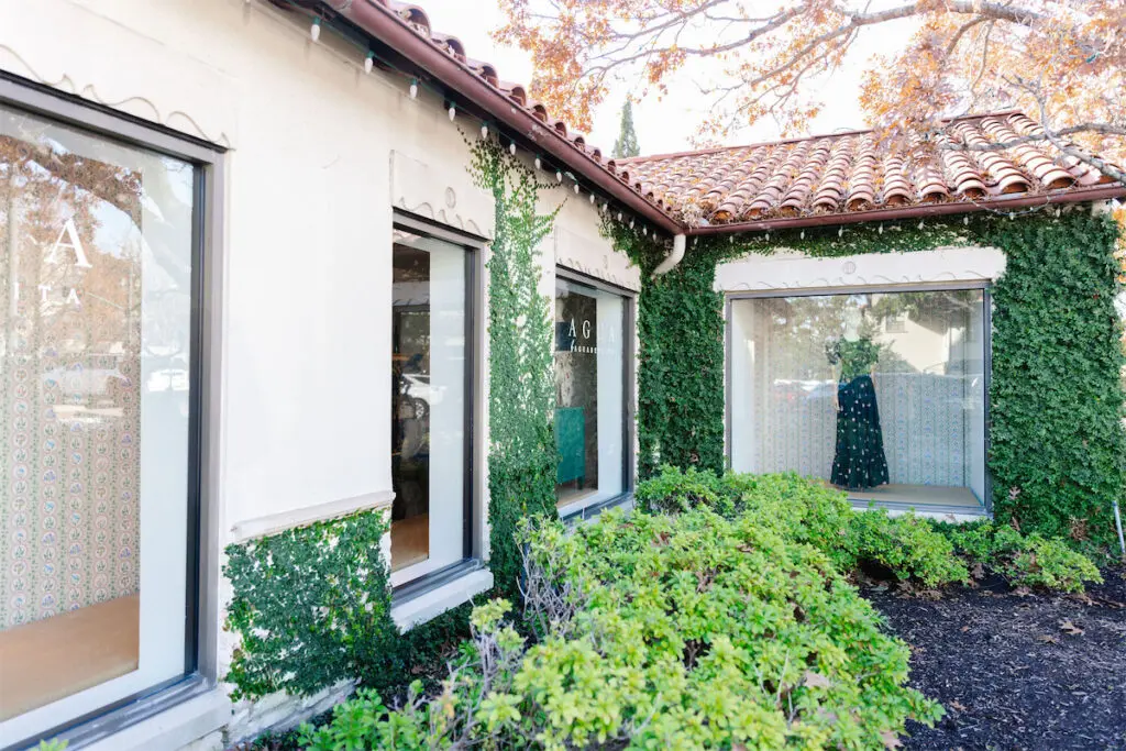 A courtyard view of Agua by Agua Bendita in Highland Park Village. (Photo by Victoria Saperstein)