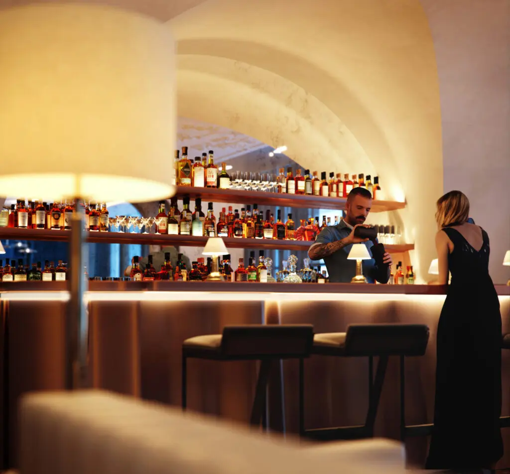 The fourth floor lounge at The Knox. (Courtesy Auberge Resorts)