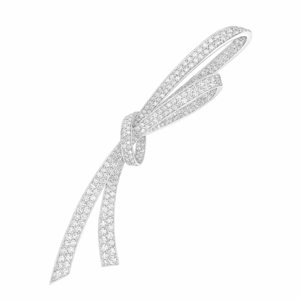 Chanel Ruban brooch