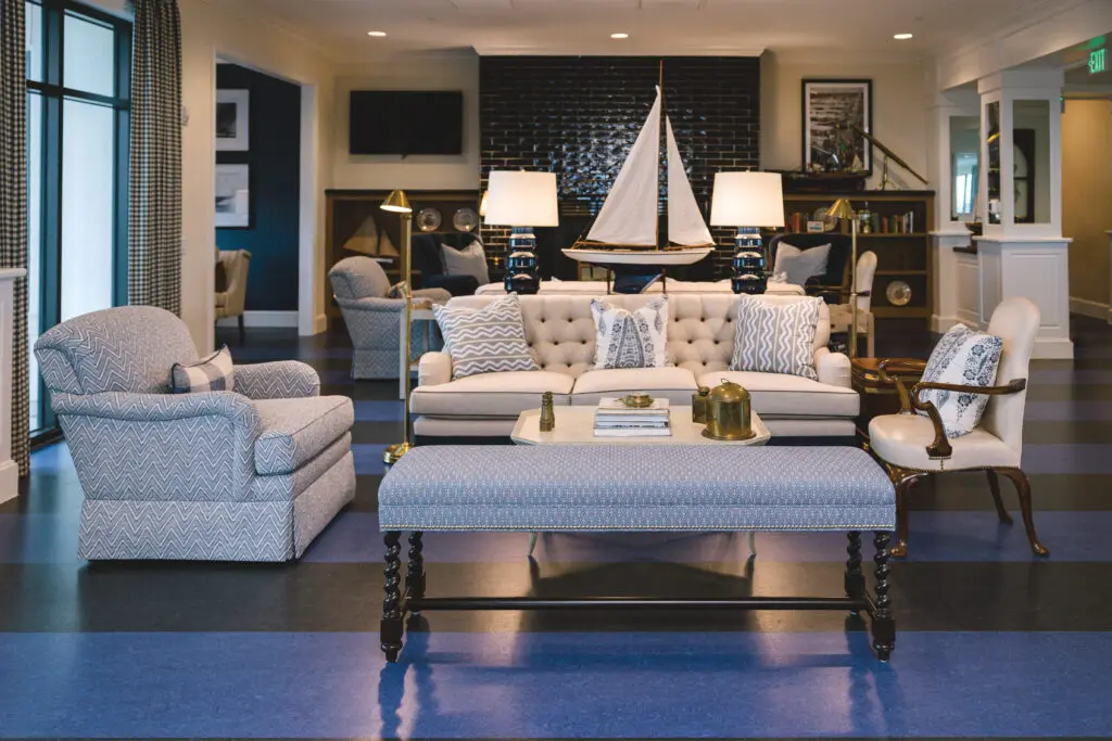 Welcoming common areas filled with natural light and beautifully landscaped grounds make The Tradition a first-class experience from the moment you walk in the door.	
