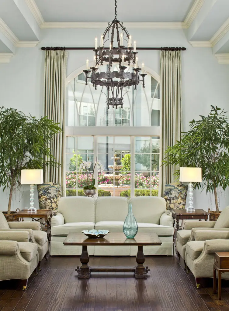 Whether you enjoy fitness, the arts, education, dancing, gardening, or just socializing over dinner and drinks with friends, you’ll never be bored at The Tradition.