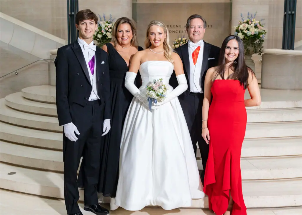 The Hart Family: Carson, Andrea, Parker, David, Hunter (Photo by James French Photography)