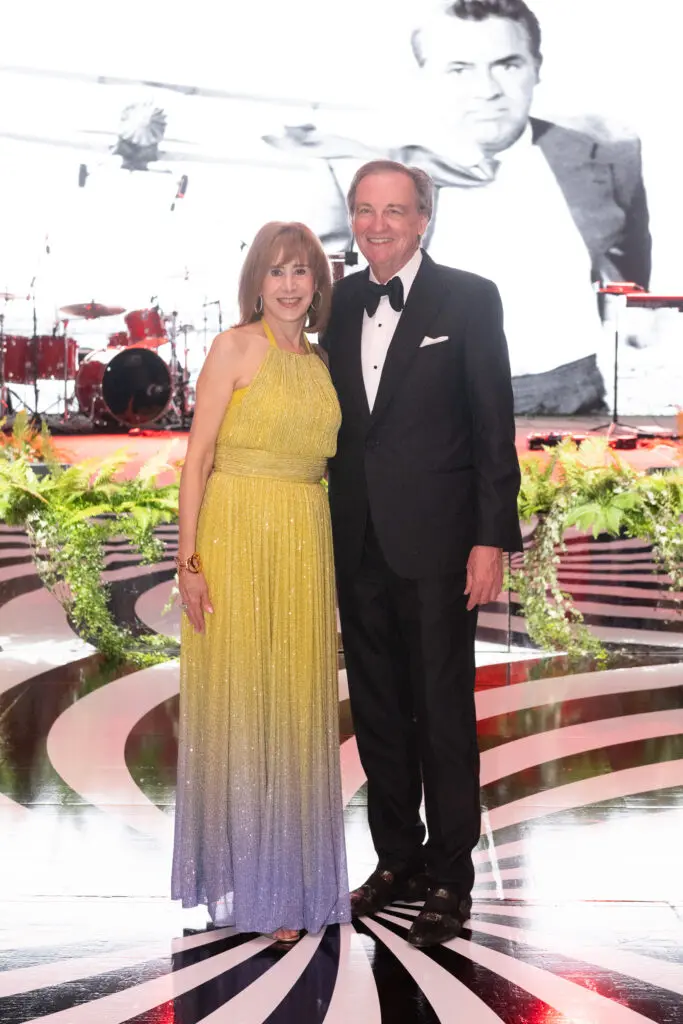Vicki West & Ralph Burch at the Alley Theatre gala (Photo by Wilson Parish)