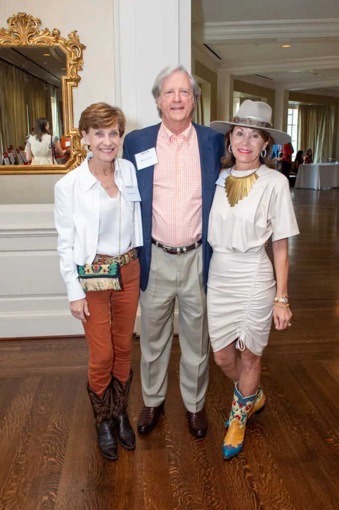 Giggy Wynne, Ronny & Dorothy Cuenod at the Texas Exes Longhorn Legacy Scholarship Gala (Photo by Jacob Power)