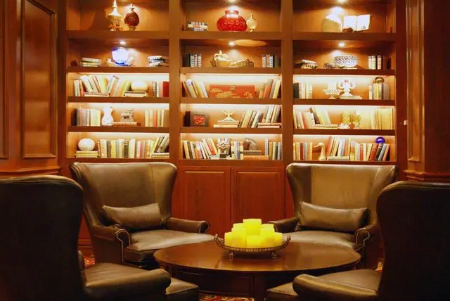 When you hear Dallasites talk about their favorite haunts, the Library Bar at Warwick Melrose is one locals are quick to mention.