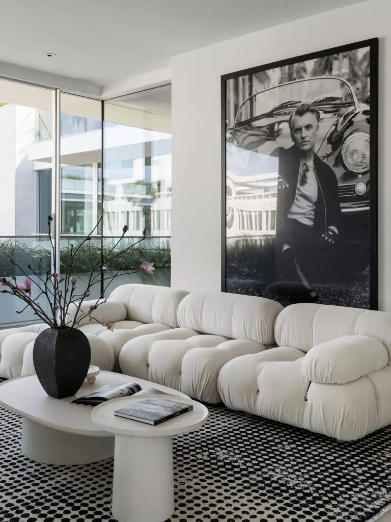 The Nina Magon/BeDesign Balmain installation in Beverly Hills: Maxalto Lilum sofa, B&B Mart armchairs, B&B diesis low table and Maxalto Crio rug (Photo by Ryan Lahiff)