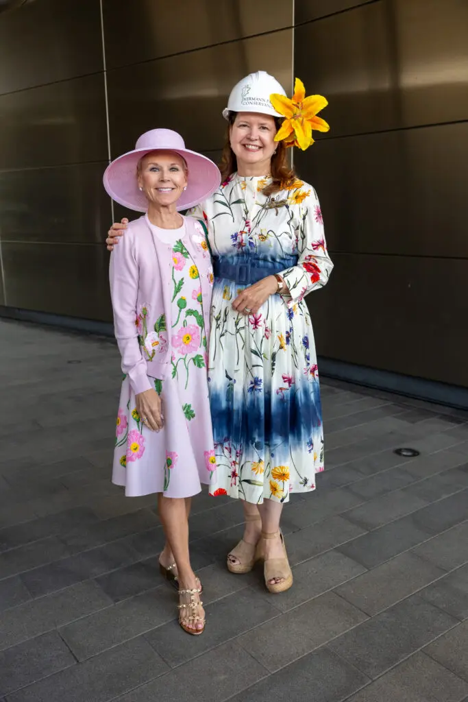 Mindy Hildebrand, Doreen Stoller at the Hats in the Park luncheon. (Photo by Jenny Antill)