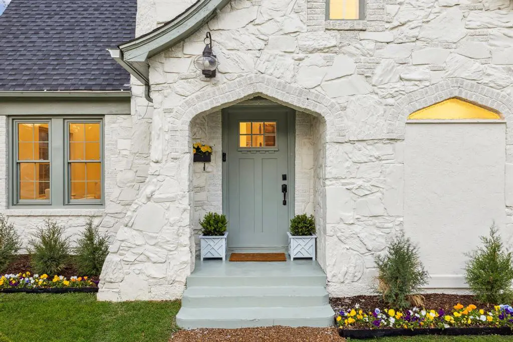 Front door details at 5322 Bradford Drive.