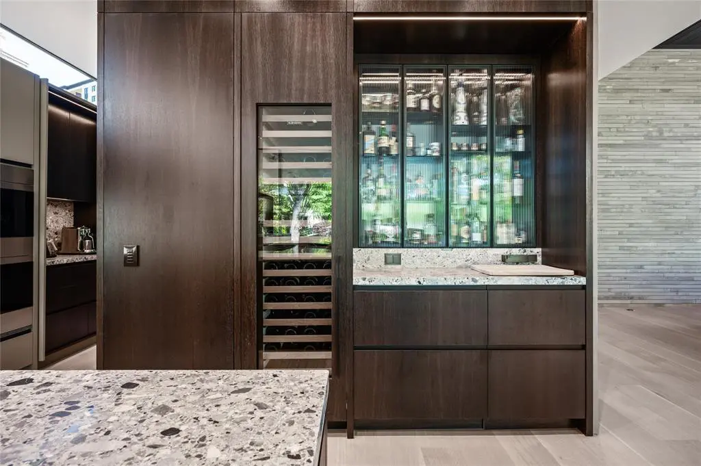 A wine bar and wet bar.