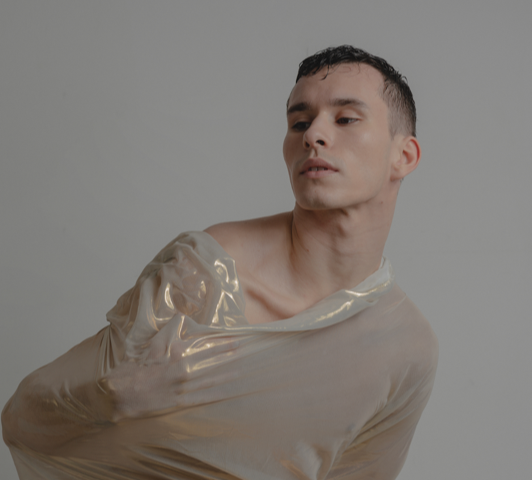 Ben Defaria will perform in Ishida's "mutability." (Courtesy Ishida Dance)