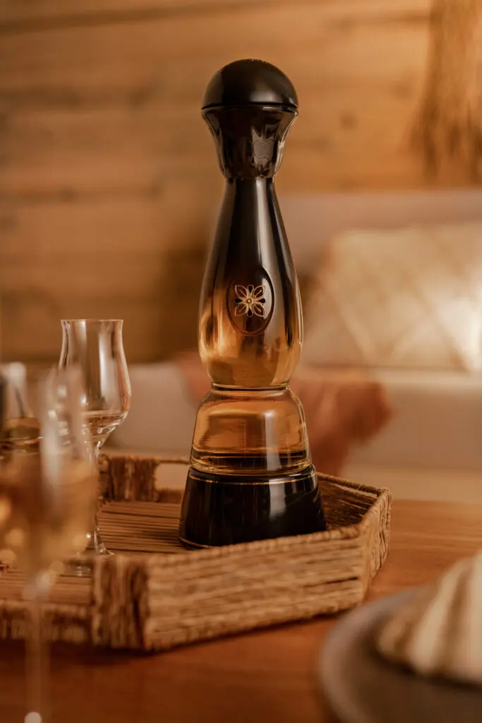 Clase Azul Tequila Gold combines Clase Azul Tequila Plata, a special reposado tequila matured in French oak casks and an extra añejo finished in sherry casks.