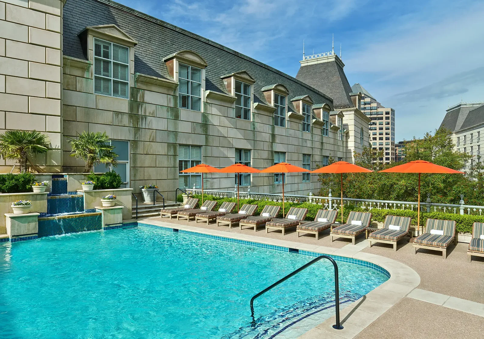 Hotel Crescent Court pool