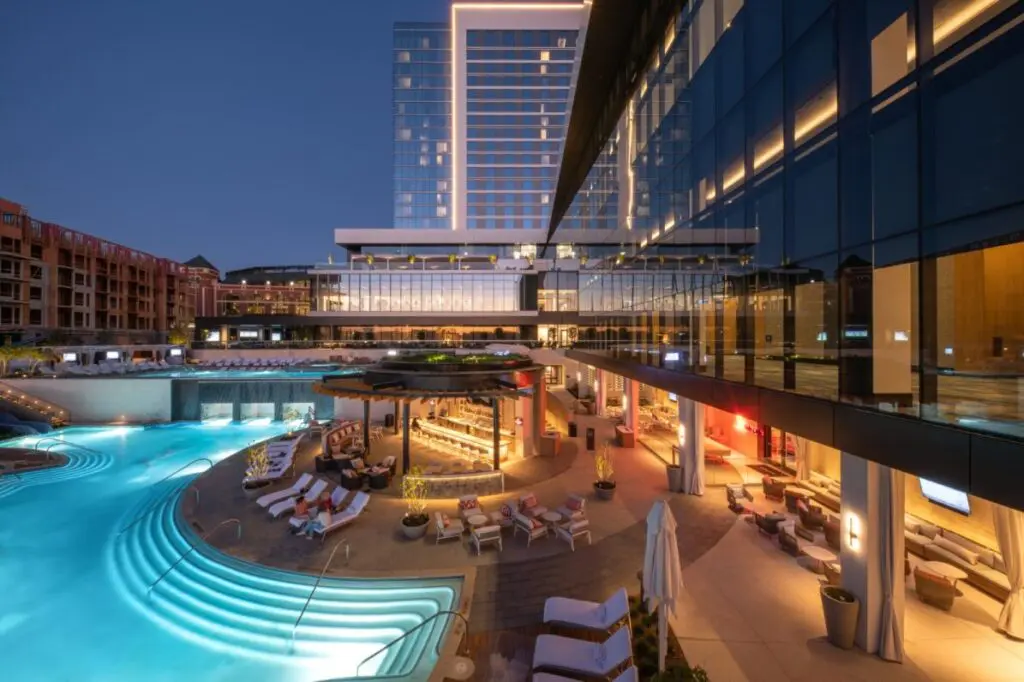 Lowes Arlington Hotel's pool is the city's newest attraction.