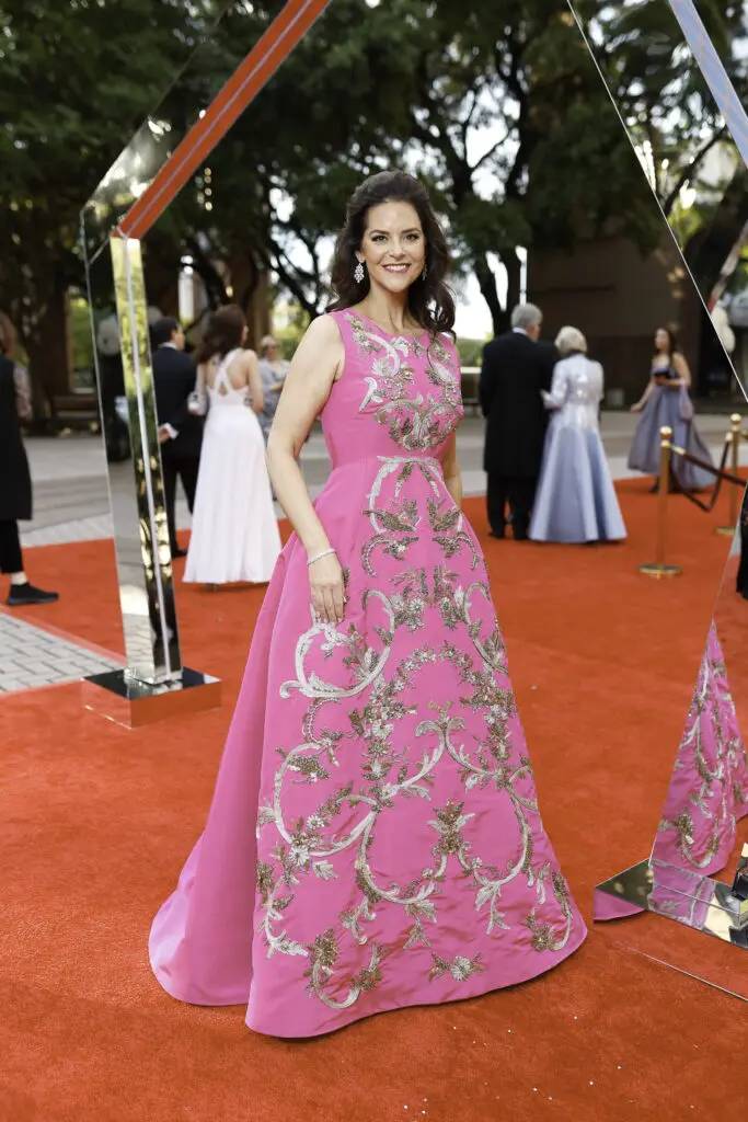 Ann Ayre in a show-stopping Oscar de la Renta at the Houston Grand Opera Ball (Photo by Quy Tran)