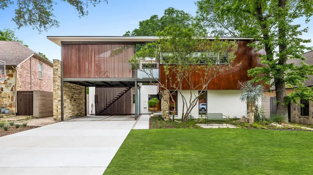 Dallas On the Market — A Zen Lakewood Retreat With a Glass Pool House