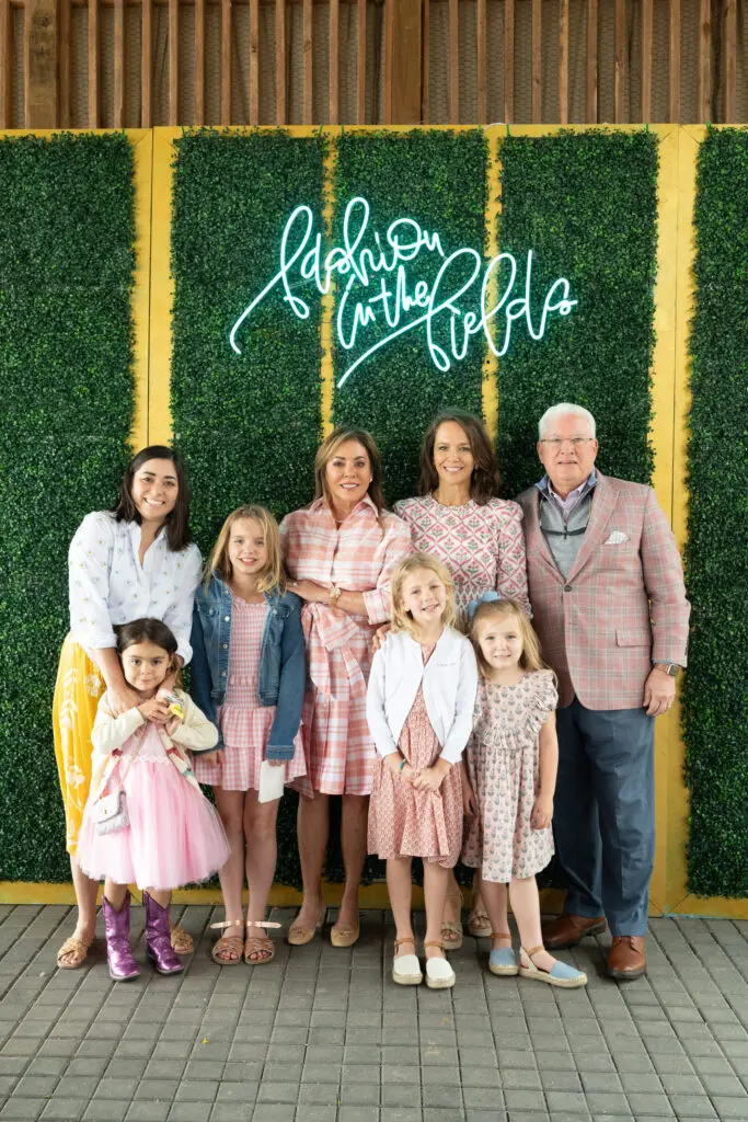 Elizabeth & Bob Phillips and their family. (Photo by Daniel Ortiz)