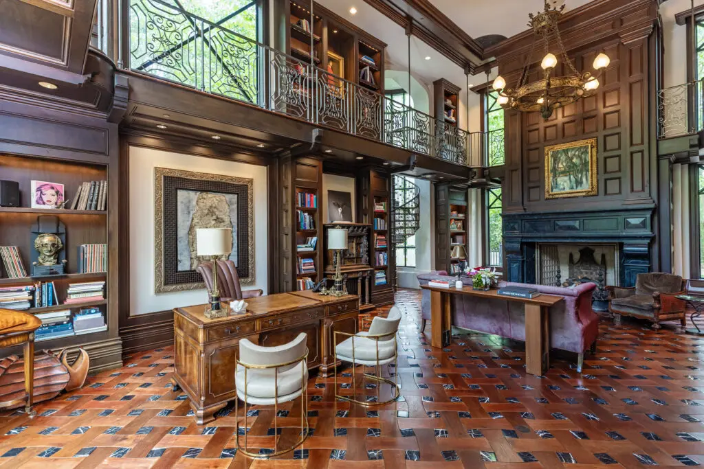 107 Timberwilde Lane (Photo by Berlyn Media for Martha Turner Sotheby’s International Realty)