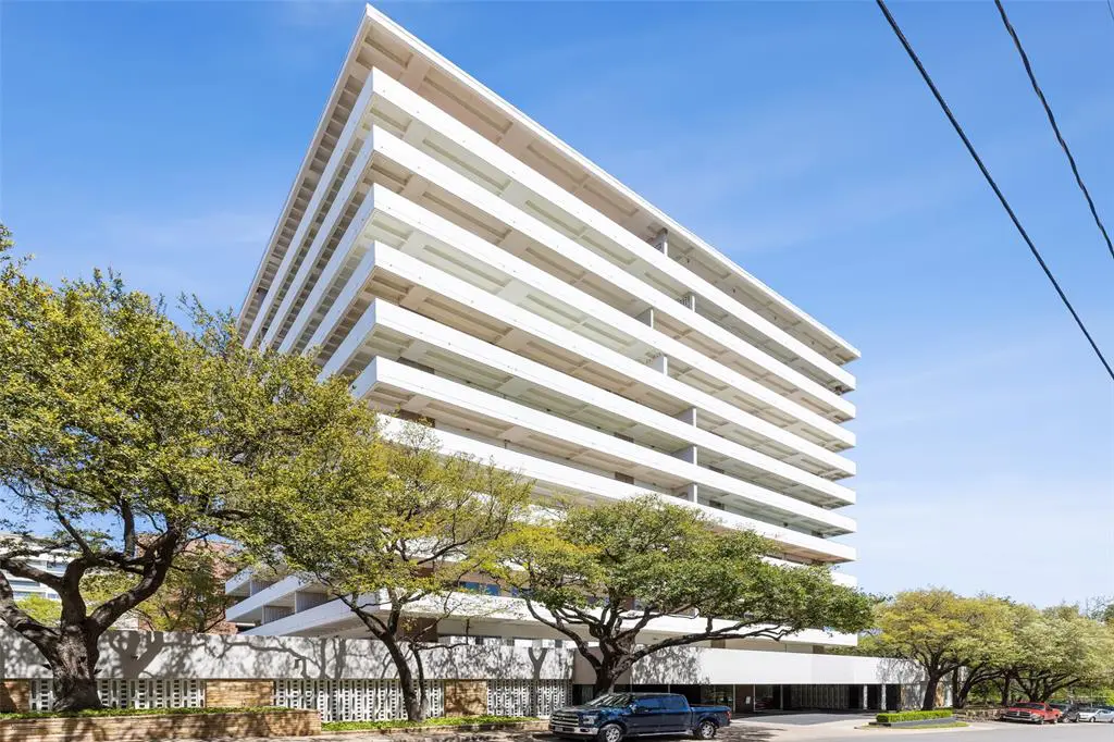 The iconic Gold Crest in Dallas was designed by modernist architect George Dahl, who also called the Turtle Creek condo building home. 