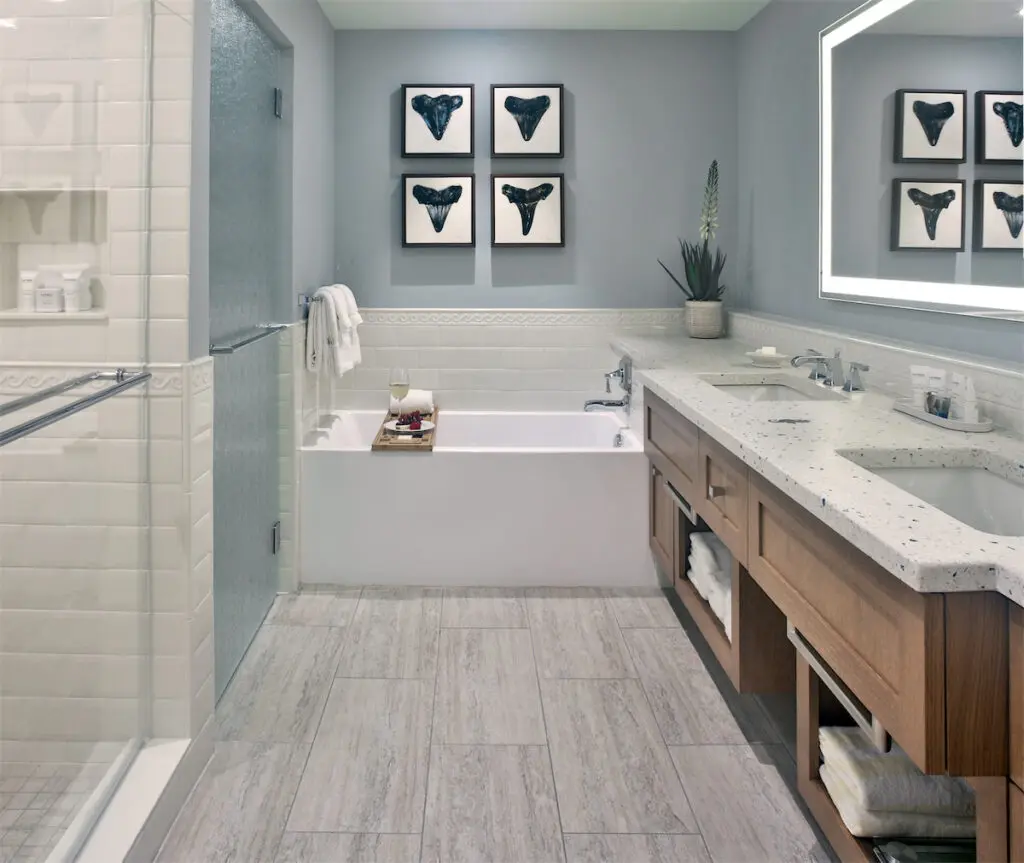 A bathroom in the St. Johns House room of Ponte Vedra.  (Photo by The Spa at Ponte Vedra Inn & Club)