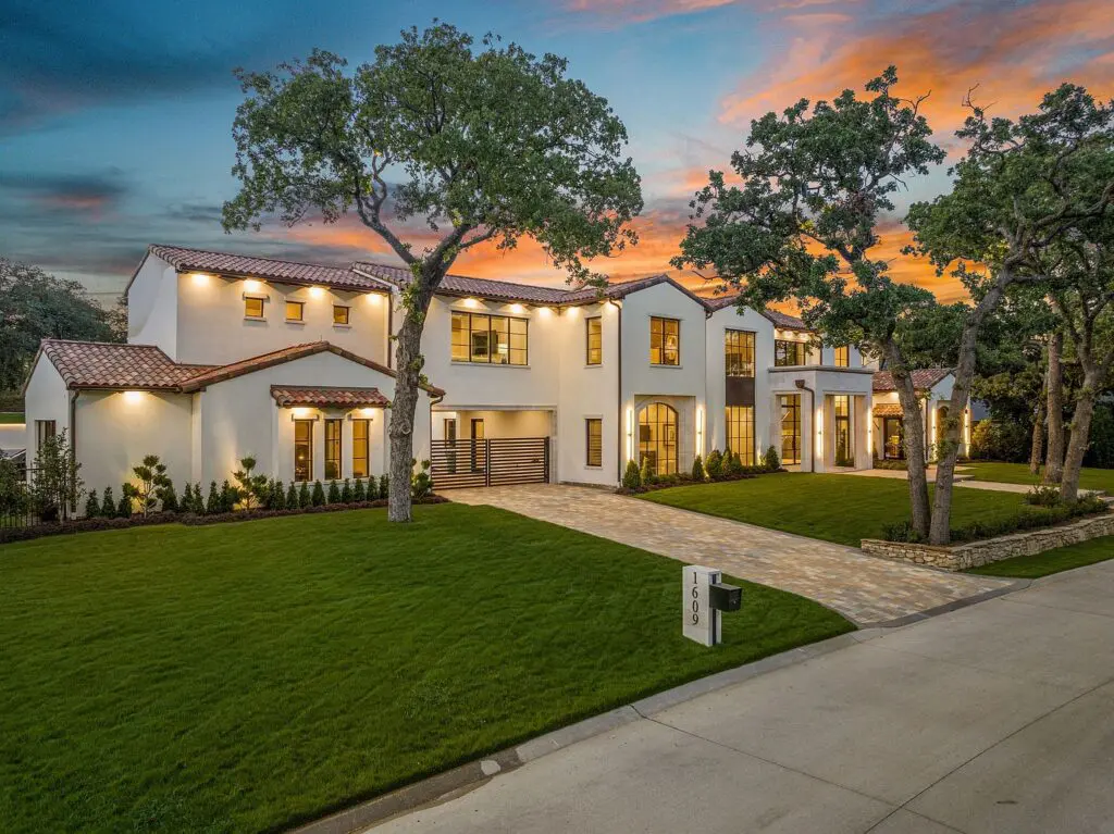 1609 Meandering Way in Westlake, Texas