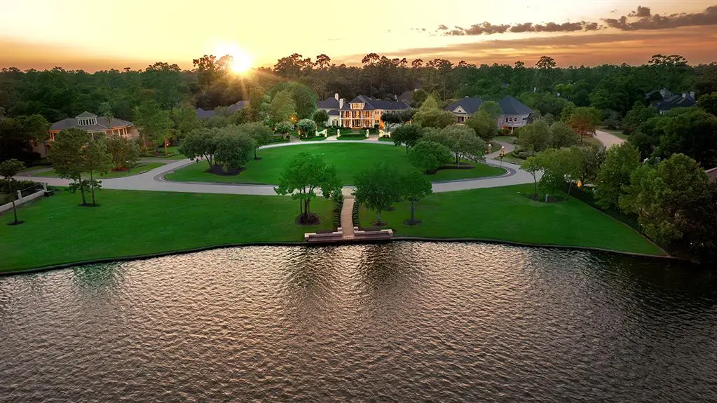 79 Windward Cove is perched on the edge of Lake Woodlands, ideal for exploring all that the Town Center has to offer.